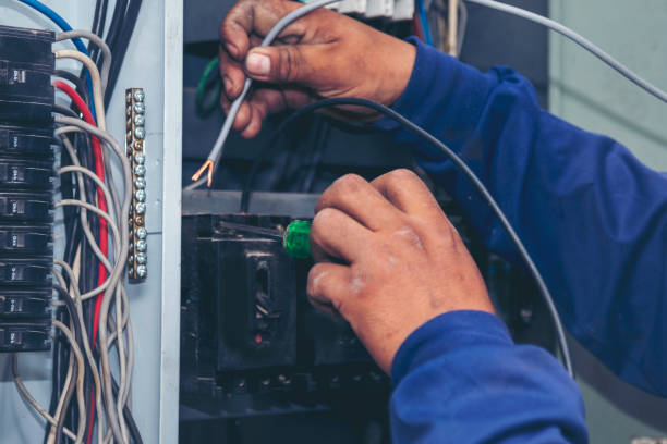Best Affordable Emergency Electrician  in Fairfax, IA